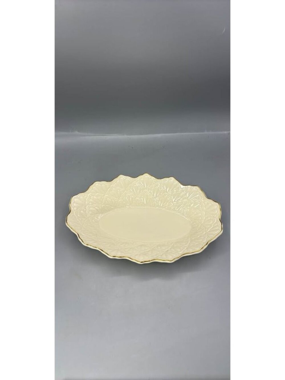 Lenox Scalloped Oval Serving Bowl with Gold Trim
